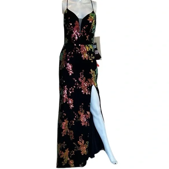 fitted striped maxi dress AVELINE MILANO STRIPE VISCOSE MAXI DRESS – Velvet by Graham & Spencer